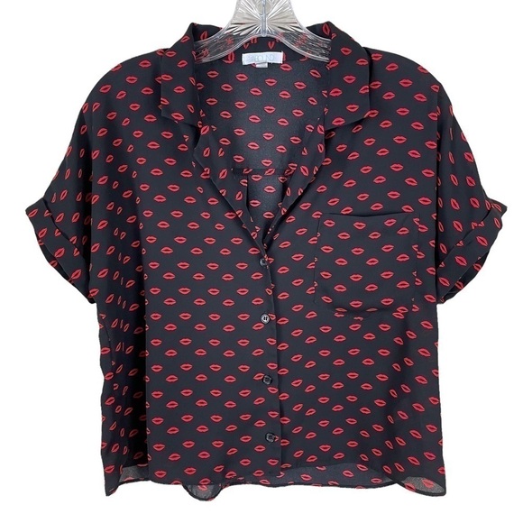 Abound Red Lips Button Down Top - Picture 6 of 9